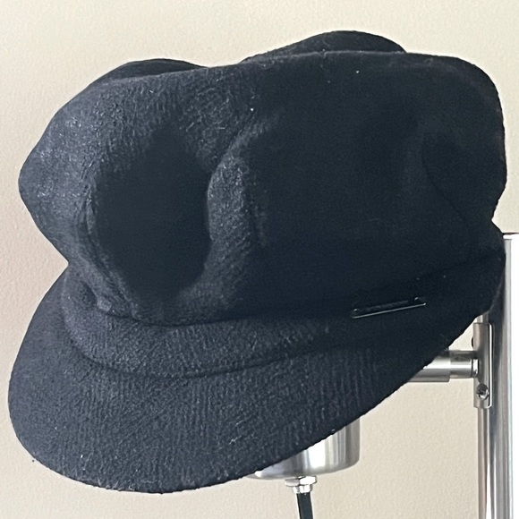 Burberry Vintage Conductor Cap- 💯 Authentic - Picture 1 of 5